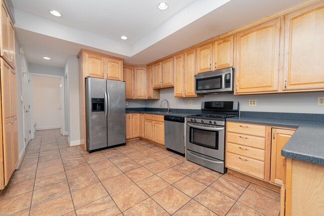 Building Photo - 3-Bedroom Home with Finished Basement in P...