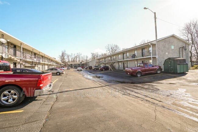 Building Photo - 1315 Huntington Ln