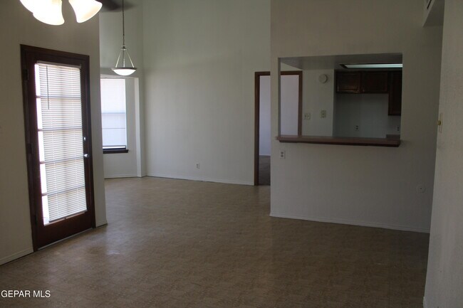 Building Photo - 1472 Sierra De Oro Dr
