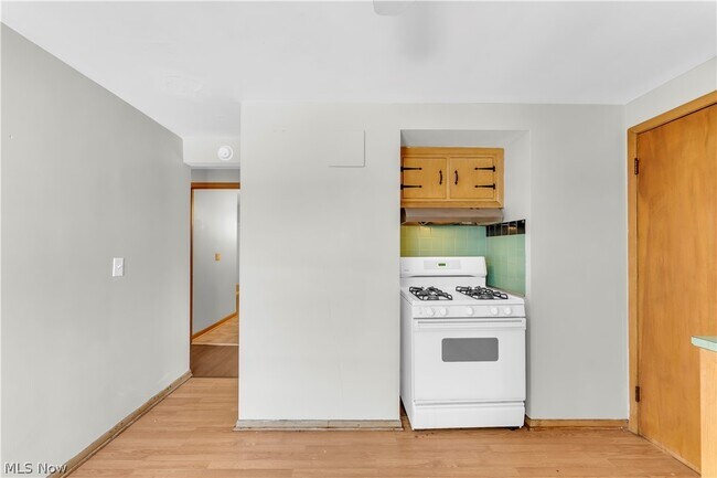 Building Photo - 2828 Snow Rd