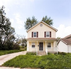 Building Photo - 539 Kitchener St