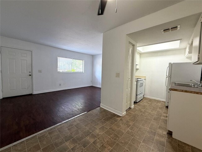 Building Photo - 510 SW 69th St