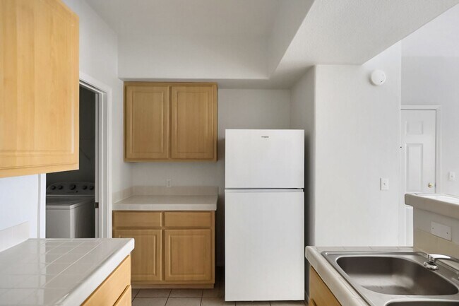 Building Photo - Great 2 Bed, 2 Bath First Story Condo In Northwest Vegas