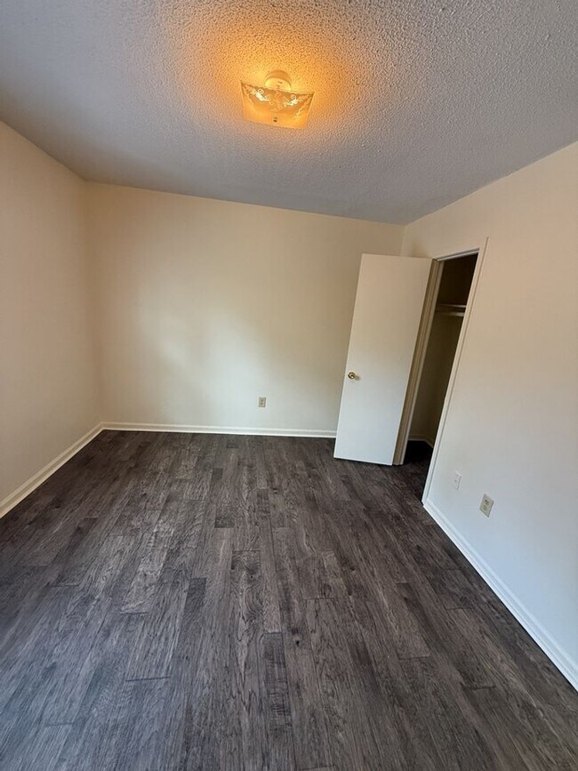 Building Photo - 3606 Medical Dr