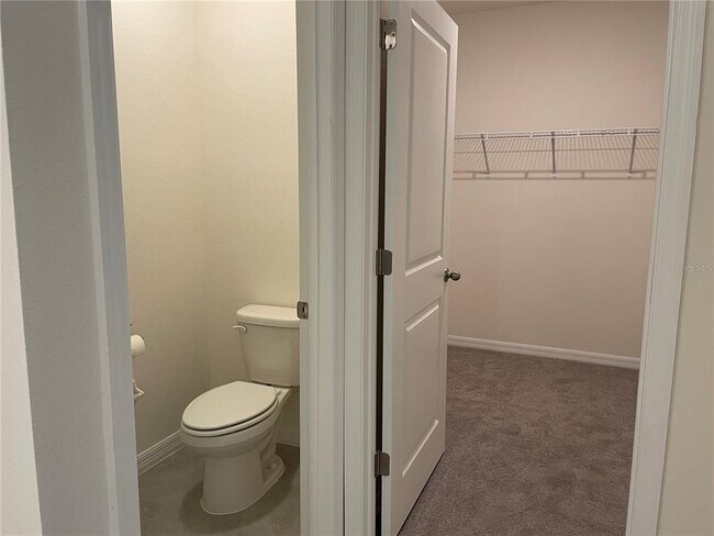 Building Photo - 5535 Hollingworth Trl