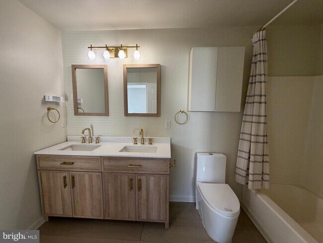 Building Photo - 25 Shawn Ln