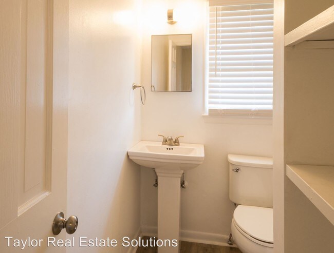 Building Photo - 1 br, 1 bath Apartment - 311 Nisbet Street