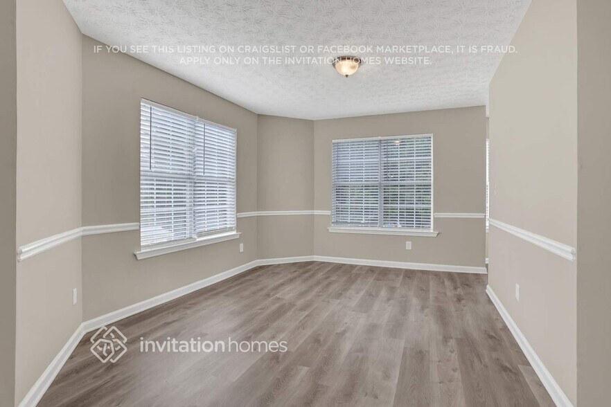 Building Photo - 305 Labrea Blvd