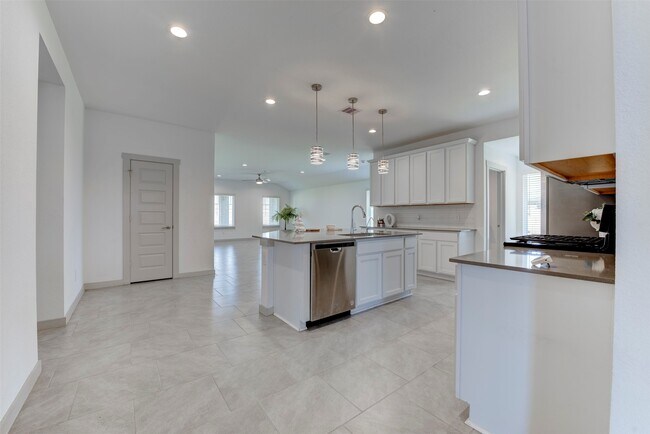 Building Photo - 29751 Cayenne Cir