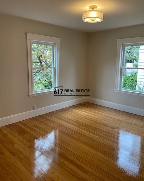 Building Photo - 2 Water St