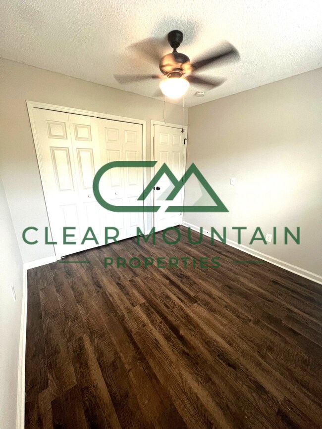 Building Photo - WINTER IS COMING! REDUCED RENT - $1799