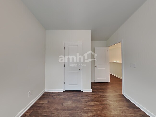 Building Photo - 1490 Aster Ives Dr