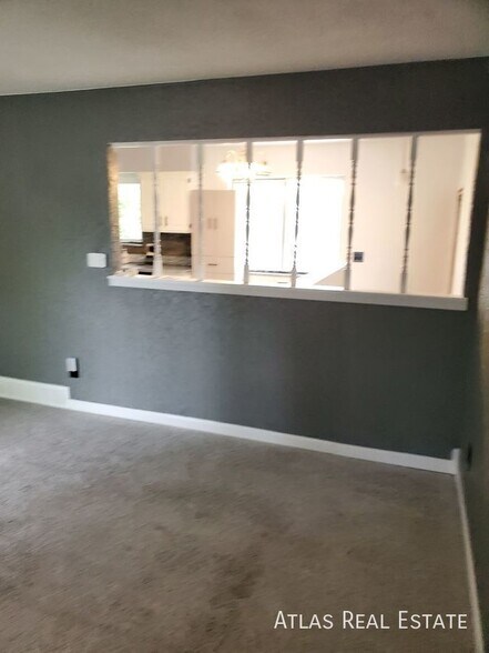 Building Photo - 2252 S Memphis St