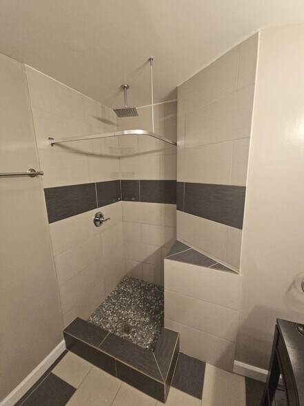 Building Photo - 2925 Belmont Ln