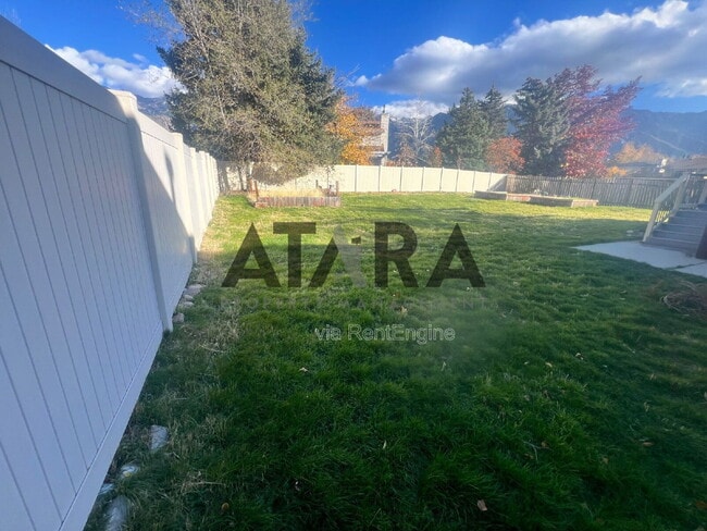 Building Photo - 9111 Parakeet Dr