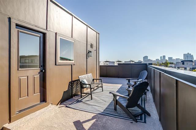 Building Photo - 300 Foch St