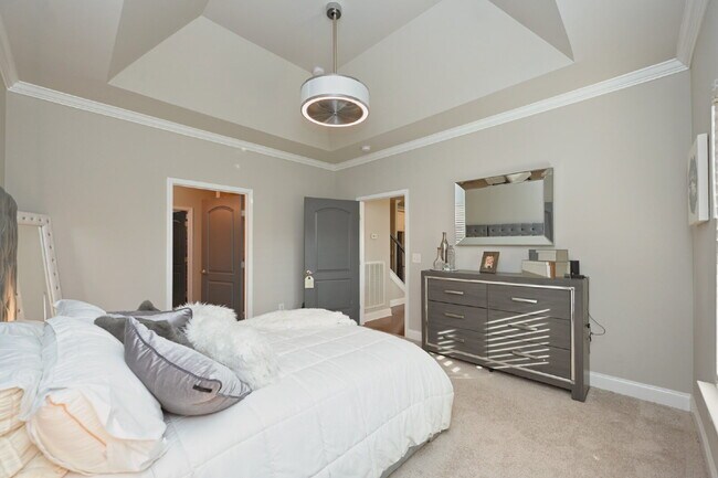 Building Photo - Resort Living at its finest in Foxland Harbor, Gallatin's premier golf and lake community!