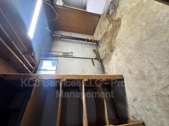 Building Photo - 202 NW 22nd St