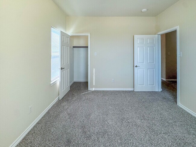 Building Photo - 5500 Dolores!