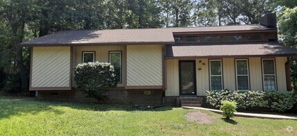 Building Photo - Lovely Three Bedroom Upgraded Home in Irmo...