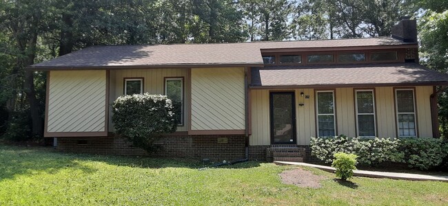 Primary Photo - Lovely Three Bedroom Upgraded Home in Irmo...