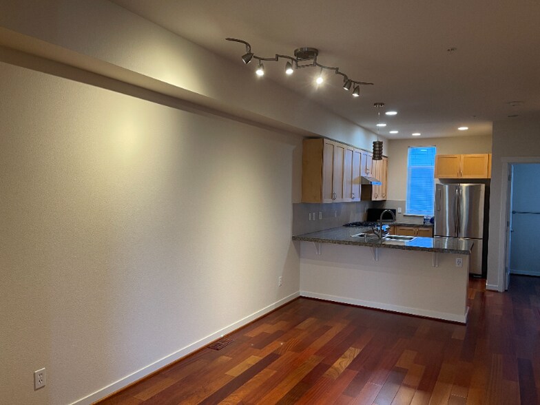 Building Photo - 2233 NW Hidden Ln