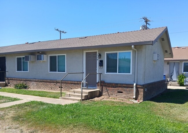 Primary Photo - 114 5th St