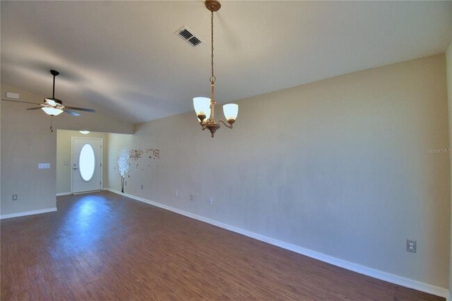 Building Photo - 605 Vittorio Dr