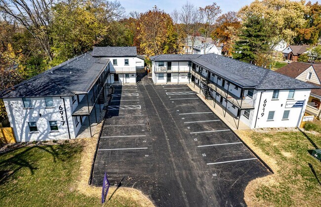 Building Photo - Ravines Apartments - Modern 1-Bedroom  Apa...
