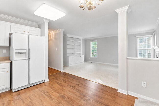 Building Photo - 10813 Kittery Pl
