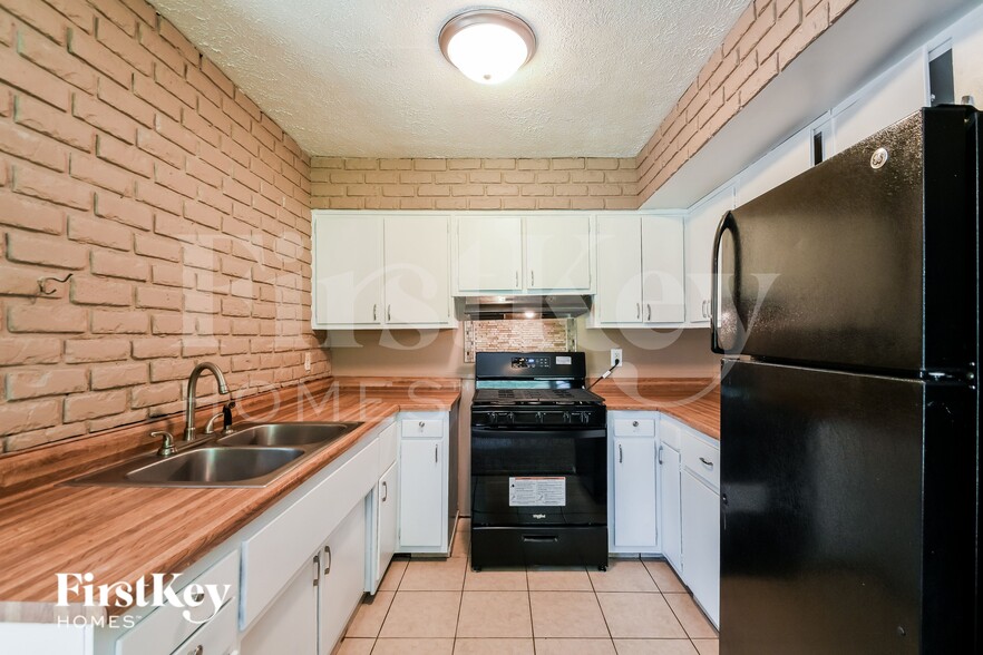 Building Photo - 2604 Morning Star Dr