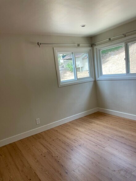 Second bedroom / office with 2 windows looking out, a nice place to work. - 101 Granlee Rd