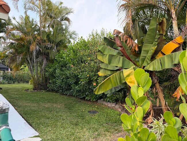 Building Photo - 1343 Lake Breeze Dr