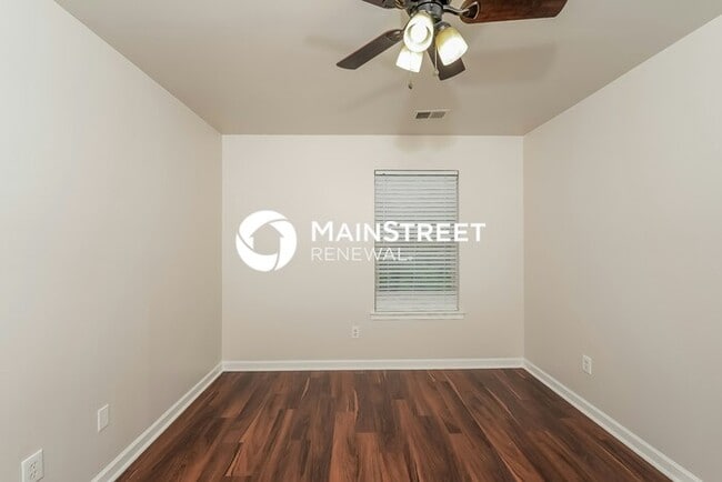 Building Photo - 3 Bedroom Pet-Friendly Home in CALERA, AL with Main Street Renewal