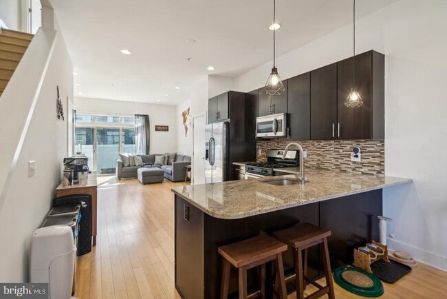 Building Photo - 1119 N Howard St