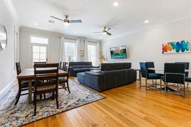 Building Photo - 1222 Carondelet St