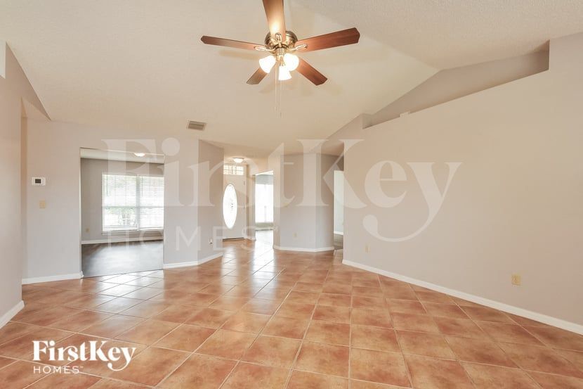 Building Photo - 20 Bickwick Ln