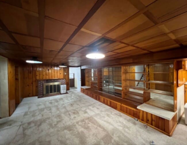 Building Photo - Charming 3 Bedroom, 3 Bathroom Ranch Home ...