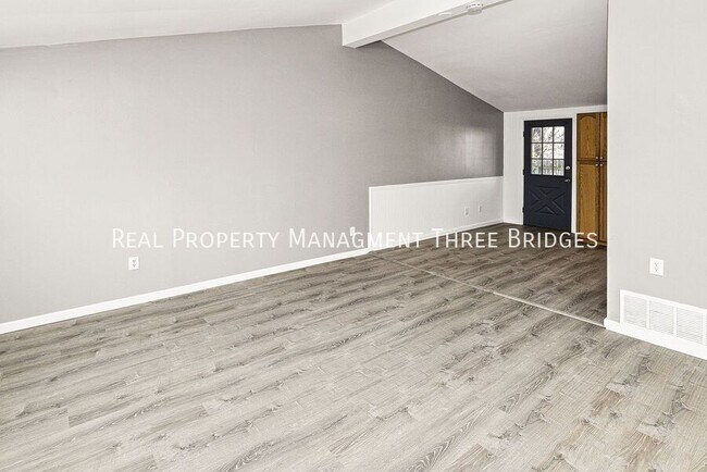 Building Photo - 2857 Dawnview Dr