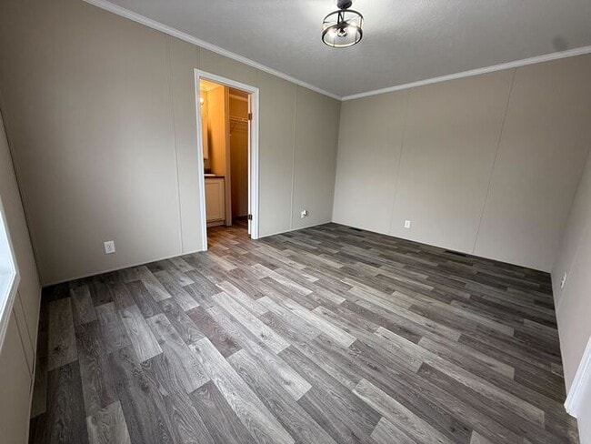 Building Photo - 12501 Apple Ln