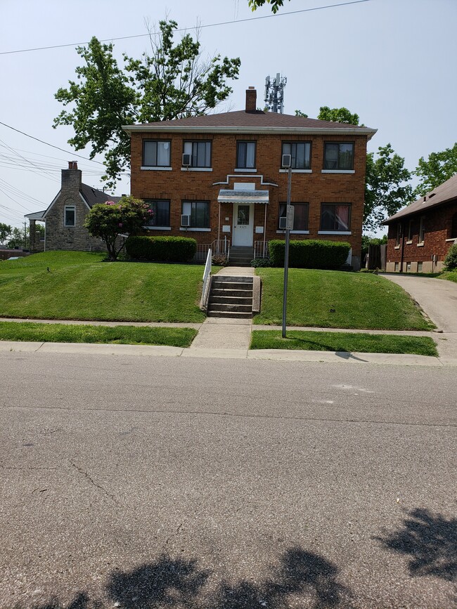 Building Photo - 4525 Roth Ave