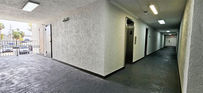 Building Photo - 4804 NW 79th Ave