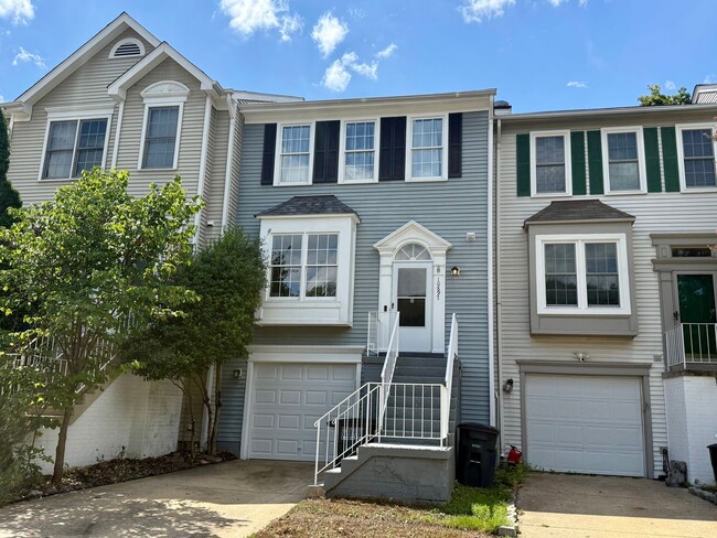Building Photo - Modern Living in Manassas! 3-Level, 3BR To...