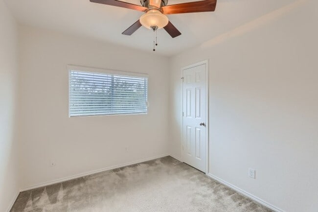 Building Photo - Stunning 3 bedroom for rent off TPC and Bu...