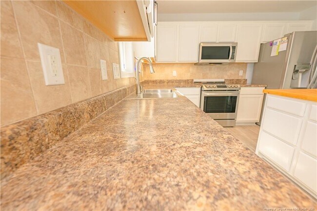 Building Photo - 2112 Yellowbrick Rd