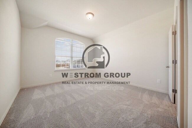 Building Photo - 912 Alberta Spruce Rd