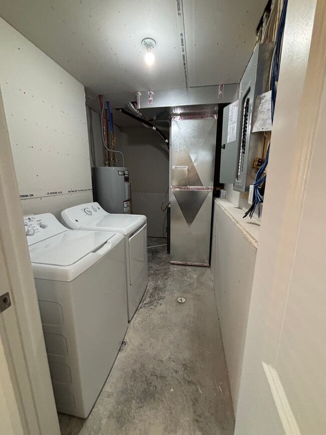 Building Photo - 3 Bed 3 Bath Townhome