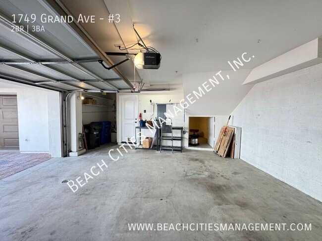 Building Photo - 1749 Grand Ave