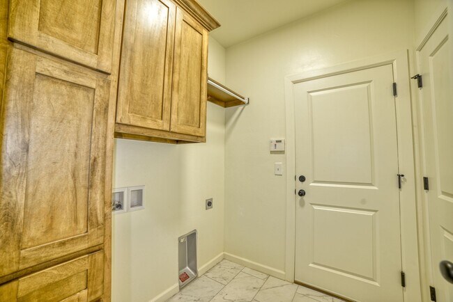 Building Photo - Brand New Home in Washington!