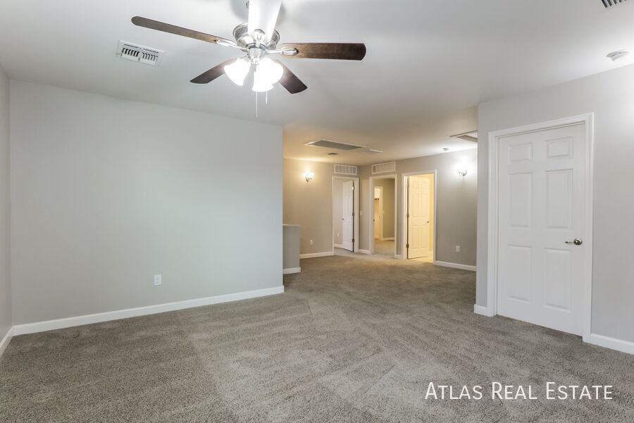 Building Photo - 12102 E Metz Dr